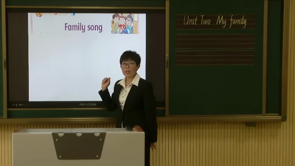 《Unit 2   My family ：B  Start to read  & Let's check   C  Story time》第六课时 主讲人：史芳萍  