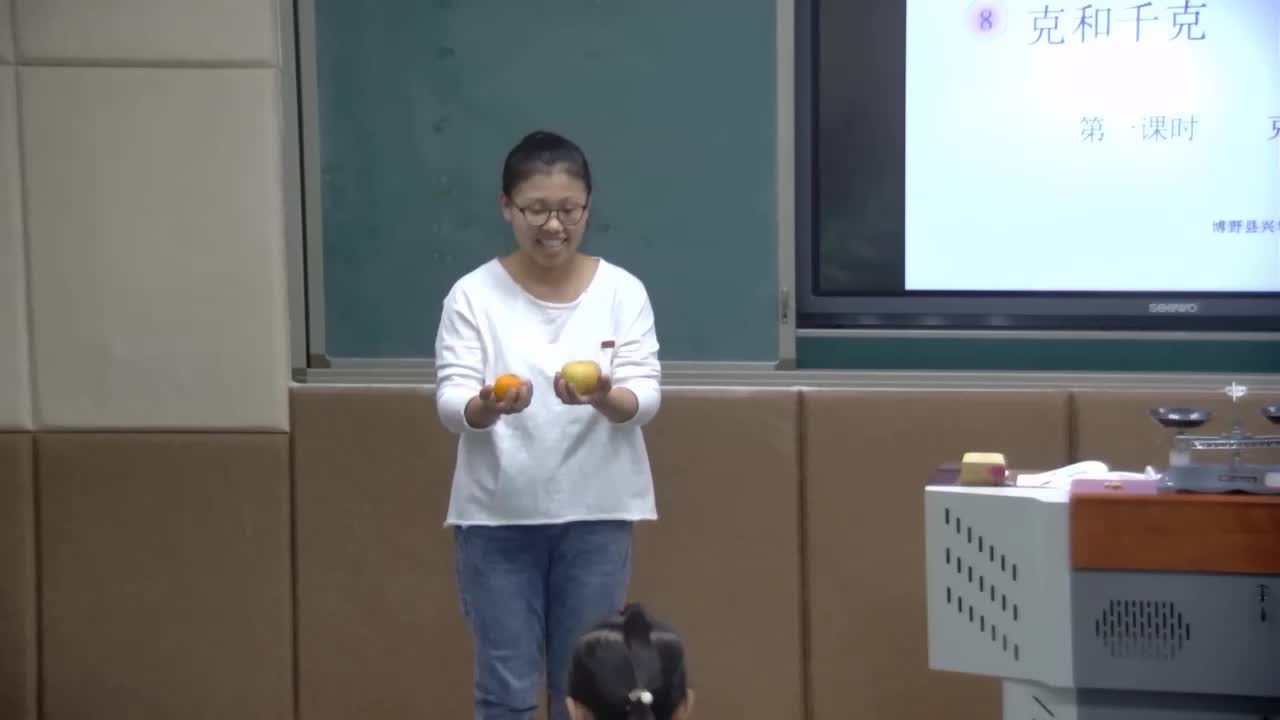 人教版数学 > 二年级下册 > 8 克和千克